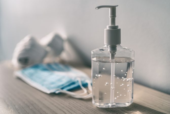 Hand-sanitiser-670x450
